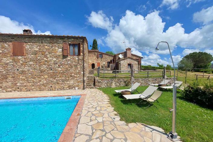 Image No.15-13 Bed Country House for sale