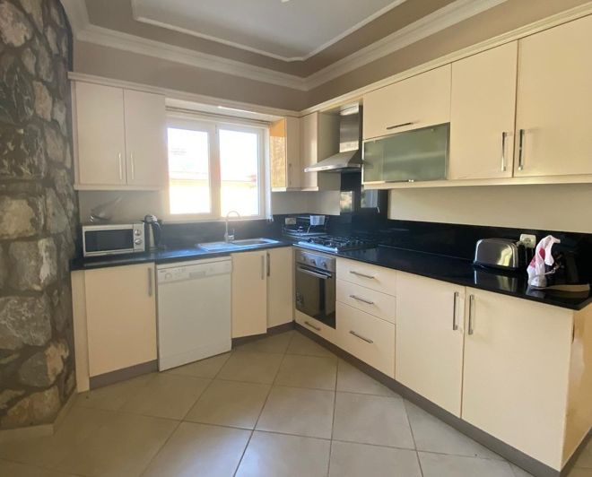 Image No.8-5 Bed Bungalow for sale