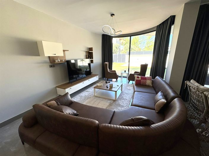 Image No.8-3 Bed Villa for sale