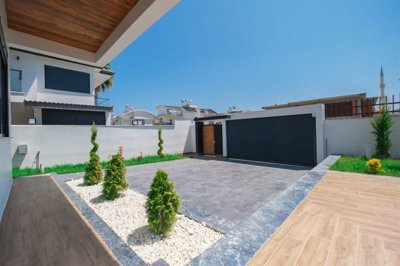 Dramatic Villa For Sale In Belek With Private Facilities - Secure gated driveway