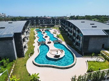 Refurbished Antalya Apartment Near Lara Beach For Sale - View of the luxury complex and communal pool