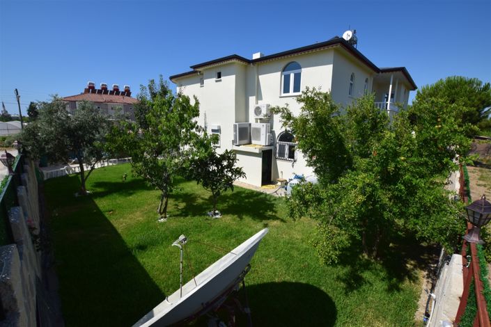 Image No.11-9 Bed Villa for sale