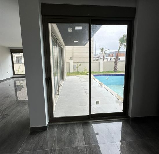 Image No.10-4 Bed Villa for sale