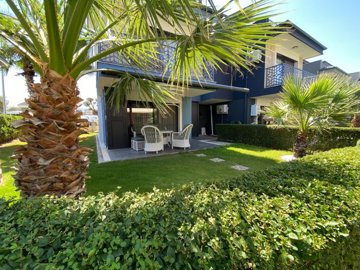 Sea View Villa For Sale In Kusadasi - Villa with a veranda