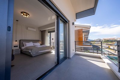 Brand New Fethiye Villas For Sale - Great-size bedroom balcony