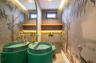 Sensational Antalya Property For Sale In Muratpasa - Modern ensuite shower room