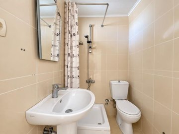 A Sea View Two-Storey Didim Penthouse For Sale – Ensuite in the master bedroom