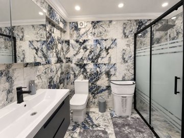 Gorgeous Apartment For Sale In Altinkum, Didim – Renovated family bathroom
