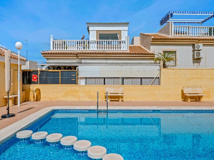 Image No.42-3 Bed Quad for sale