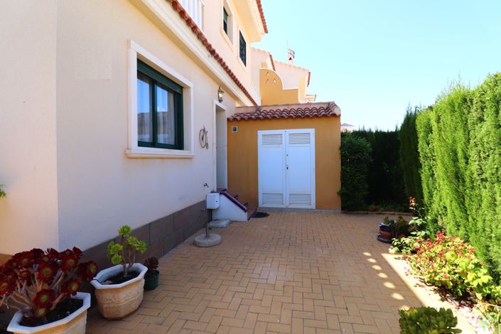 Image No.28-2 Bed Townhouse for sale