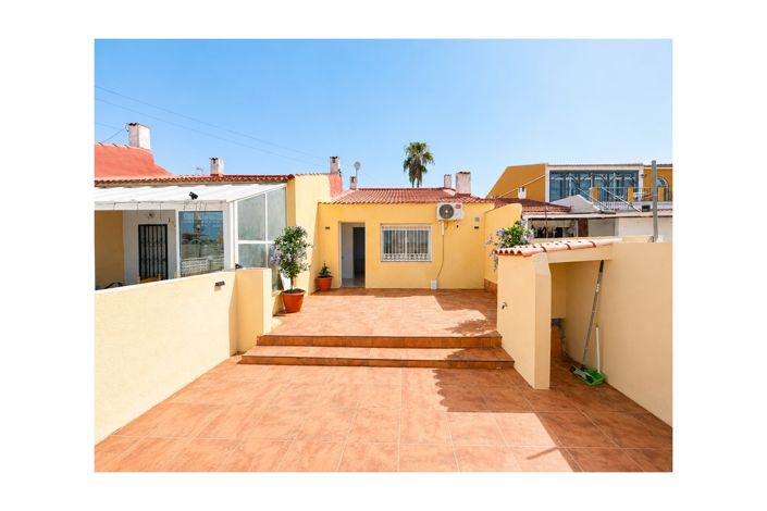 Two Bedroom Bungalow In La Siesta, Torrevieja.