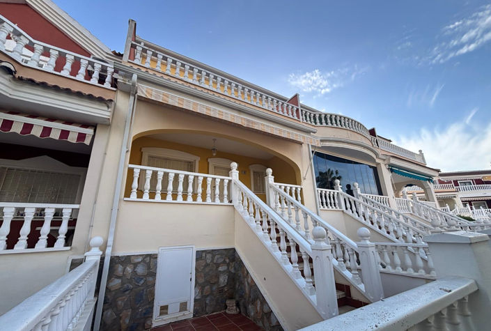 Three Bedroom Townhouse In MonteAzul, Benijofar.
