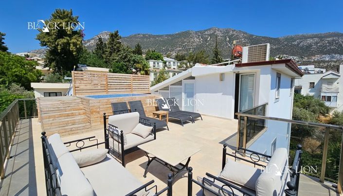 Image No.2-5 Bed Villa for sale