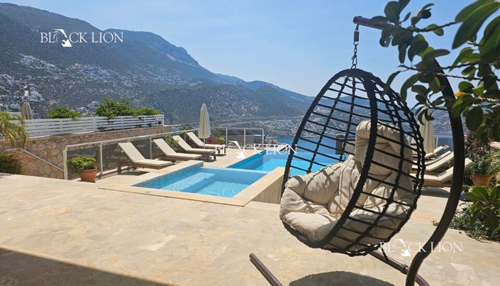 Image No.2-4 Bed Property for sale