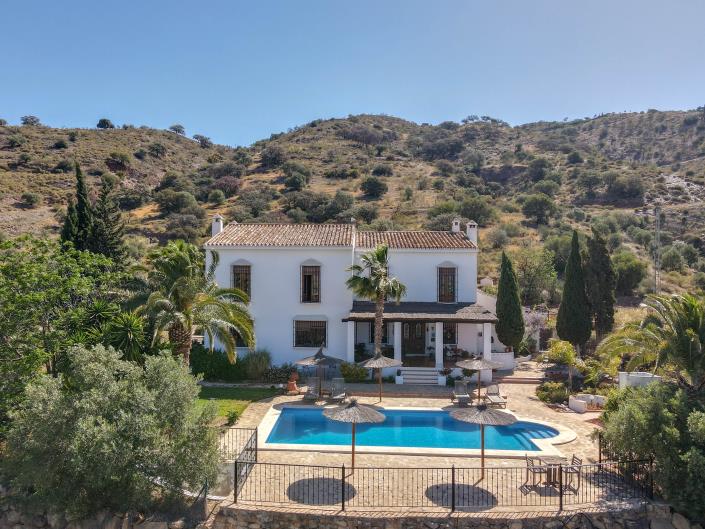 Image No.3-7 Bed Hotel for sale