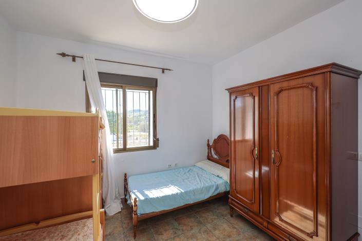 Image No.16-3 Bed Semi-Detached for sale