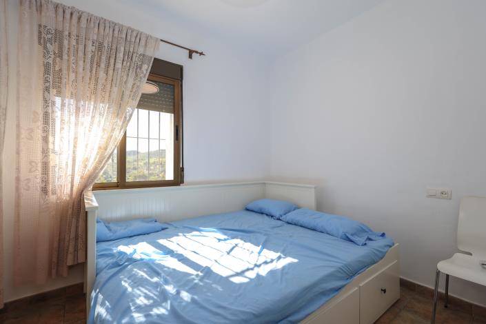 Image No.18-3 Bed Semi-Detached for sale