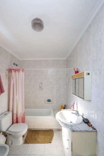 Image No.20-3 Bed Semi-Detached for sale