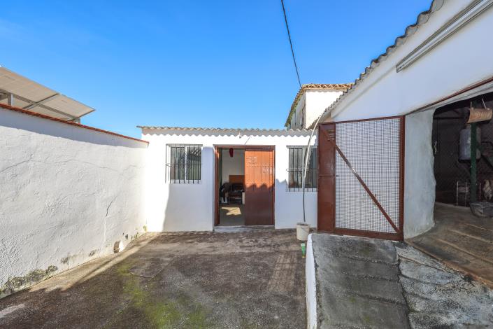 Image No.22-3 Bed Semi-Detached for sale