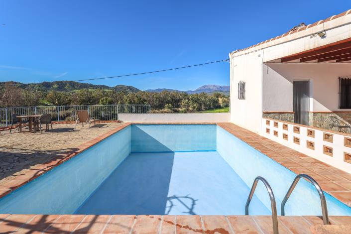 Image No.26-3 Bed Semi-Detached for sale