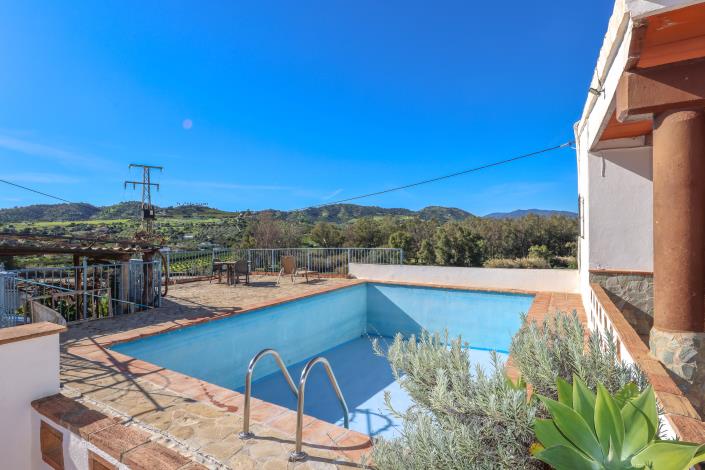 Image No.37-3 Bed Semi-Detached for sale