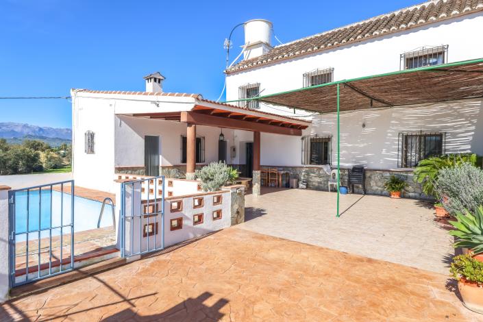 Image No.40-3 Bed Semi-Detached for sale