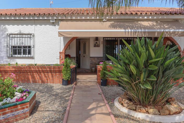 Image No.8-5 Bed Villa / Detached for sale