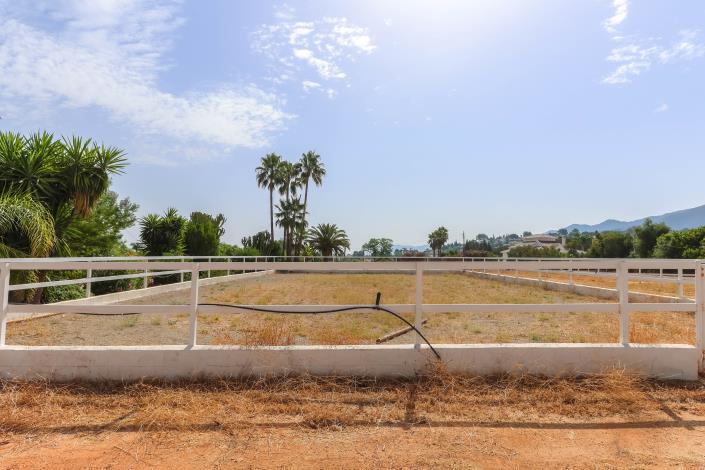 Image No.42-5 Bed Villa / Detached for sale