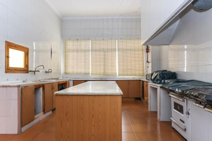 Image No.5-Commercial de 26 chambres à vendre à Tolox