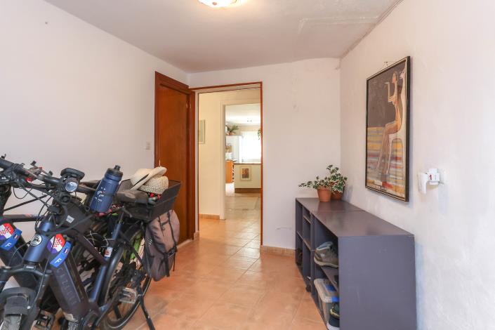 Image No.13-5 Bed Townhouse for sale