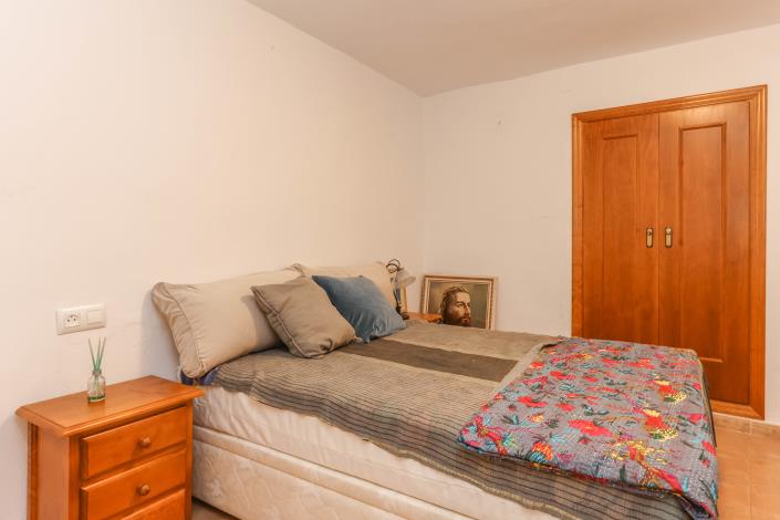 Image No.22-5 Bed Townhouse for sale