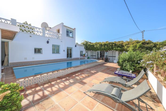 Image No.42-5 Bed Villa / Detached for sale