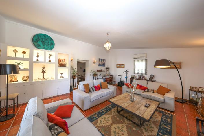 Image No.12-5 Bed Villa / Detached for sale
