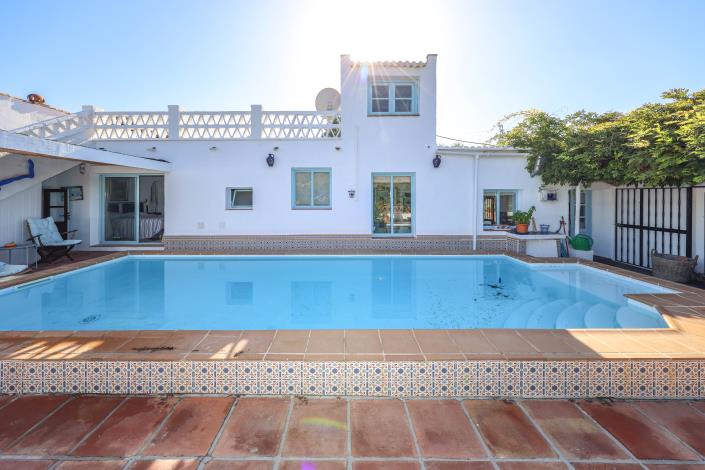 Image No.33-5 Bed Villa / Detached for sale