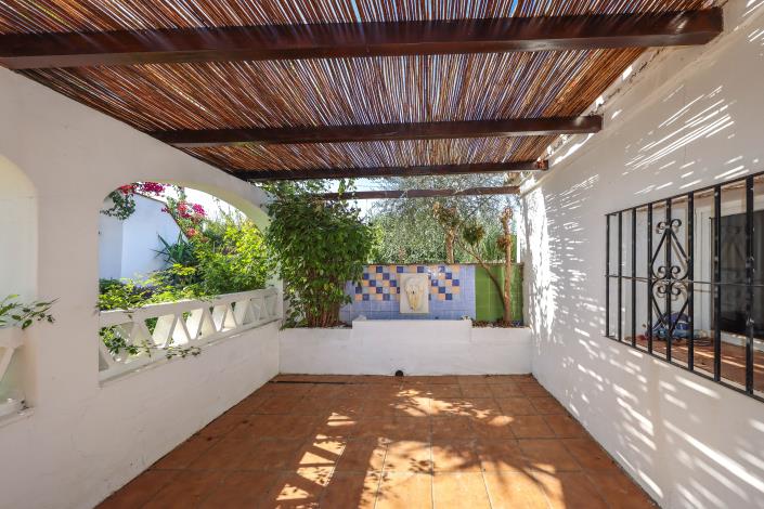 Image No.44-5 Bed Villa / Detached for sale