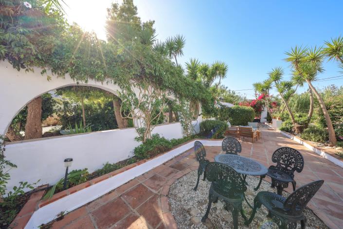 Image No.52-5 Bed Villa / Detached for sale