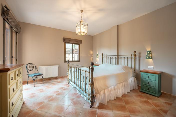 Image No.19-4 Bed Villa / Detached for sale