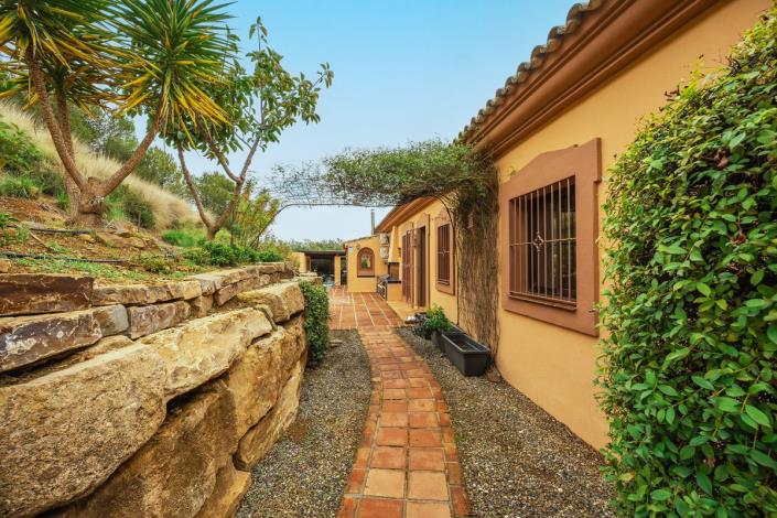 Image No.30-4 Bed Villa / Detached for sale