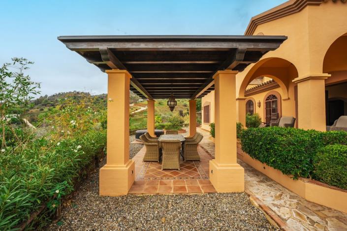 Image No.38-4 Bed Villa / Detached for sale