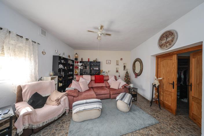 Image No.7-2 Bed Villa / Detached for sale