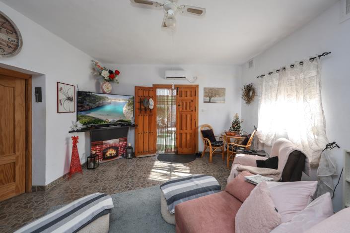 Image No.8-2 Bed Villa / Detached for sale