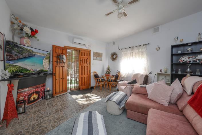 Image No.9-2 Bed Villa / Detached for sale