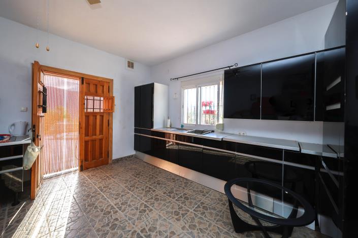 Image No.12-2 Bed Villa / Detached for sale