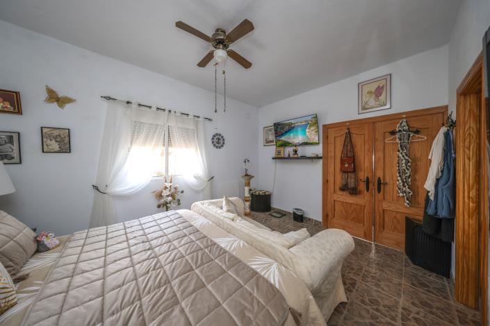 Image No.21-2 Bed Villa / Detached for sale