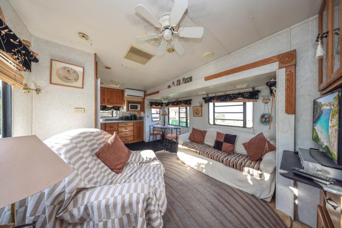 Image No.24-2 Bed Villa / Detached for sale