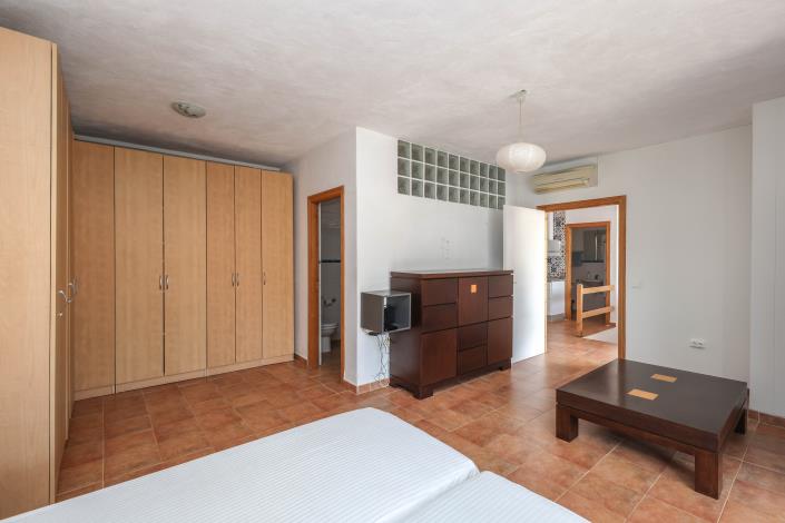 Image No.22-1 Bed Townhouse for sale