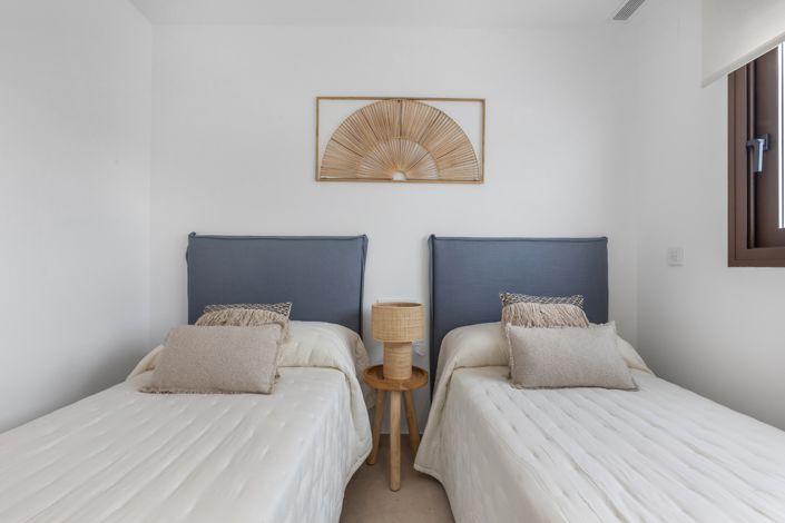 Image No.40-2 Bed Apartment for sale