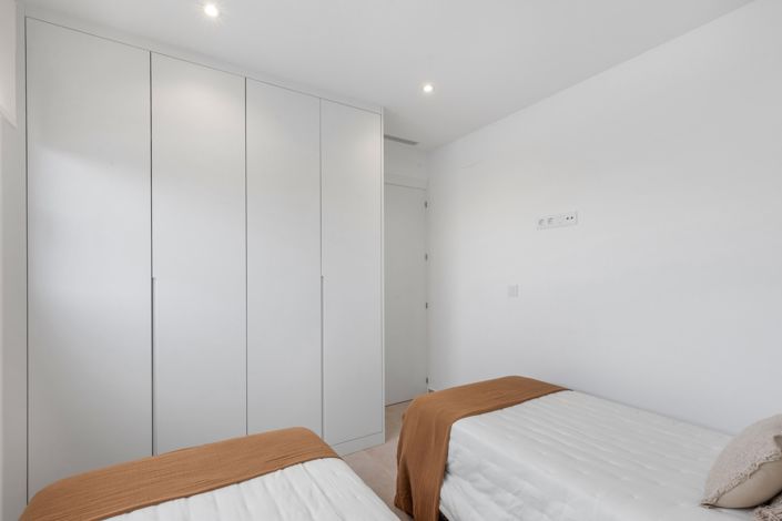 Image No.42-2 Bed Apartment for sale