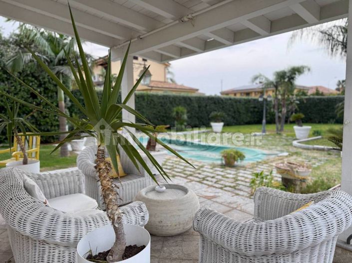 Image No.10-4 Bed Villa for sale