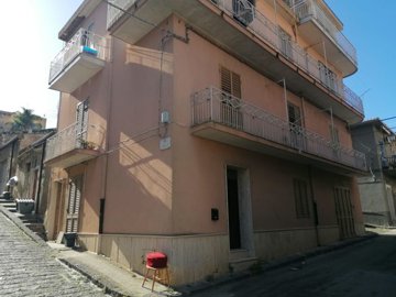 1 - Sicily, House